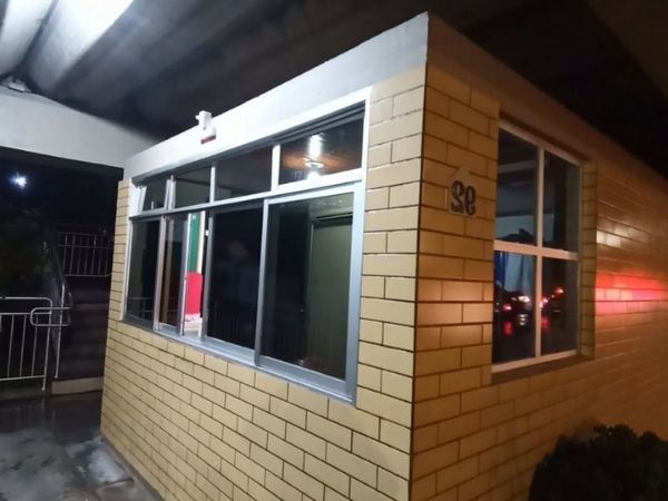 Aplicação de película espelhada em Monte Líbano, Piracicaba